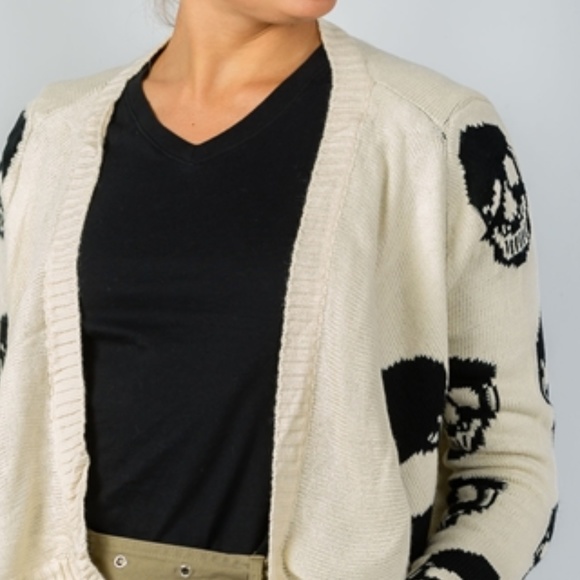CREAM & BLACK SKULL KNITTING TUNIC CARDIGAN - Picture 6 of 6